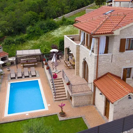 Maya Vila Krk Town